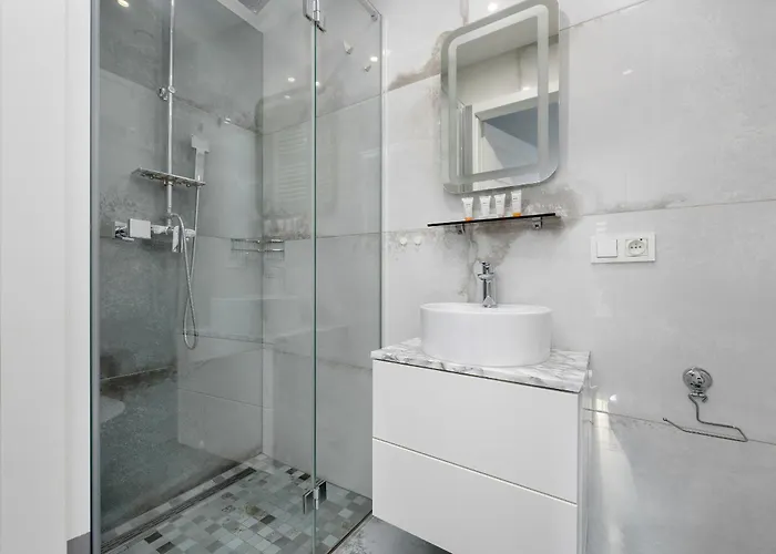 Motlawa River Old By Renters * Gdańsk