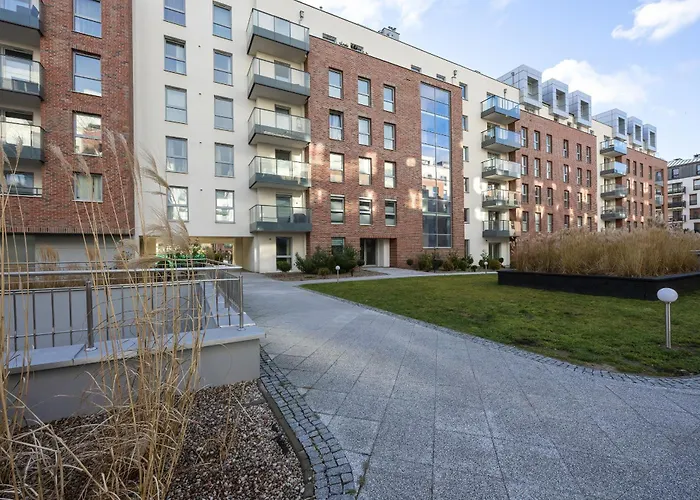 Motlawa River Old By Renters * Gdańsk